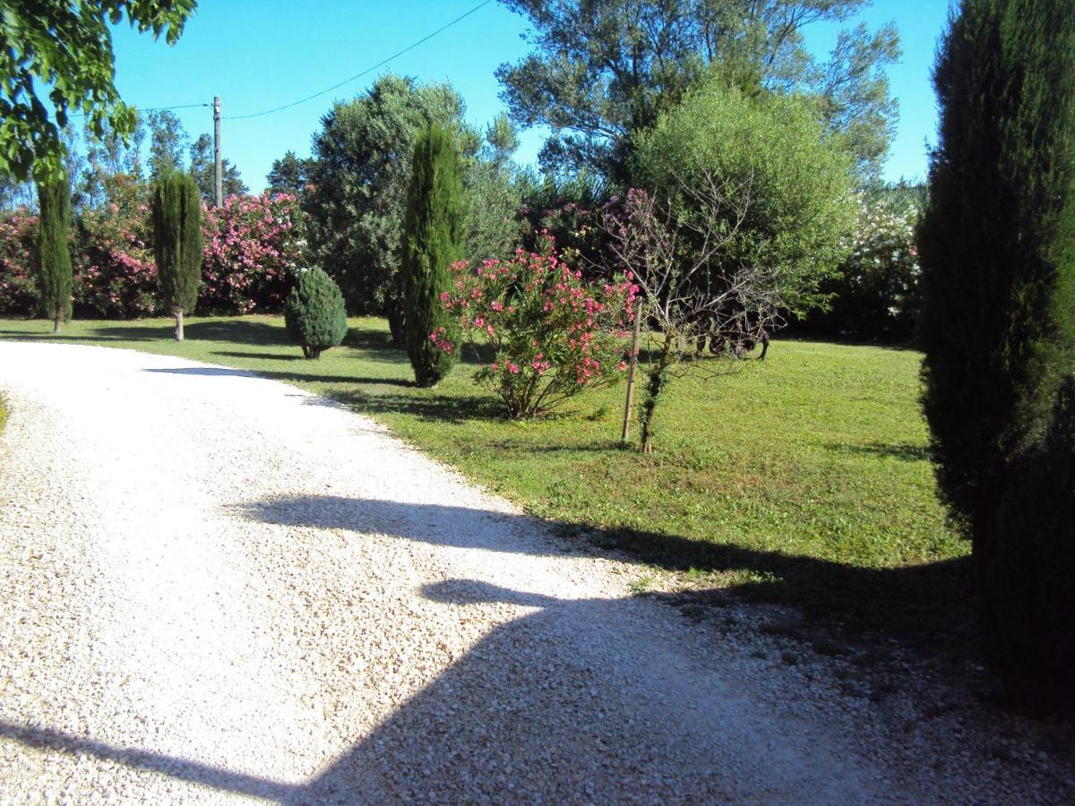 B&B La Douloire Pernes-les-Fontaines Exterior foto